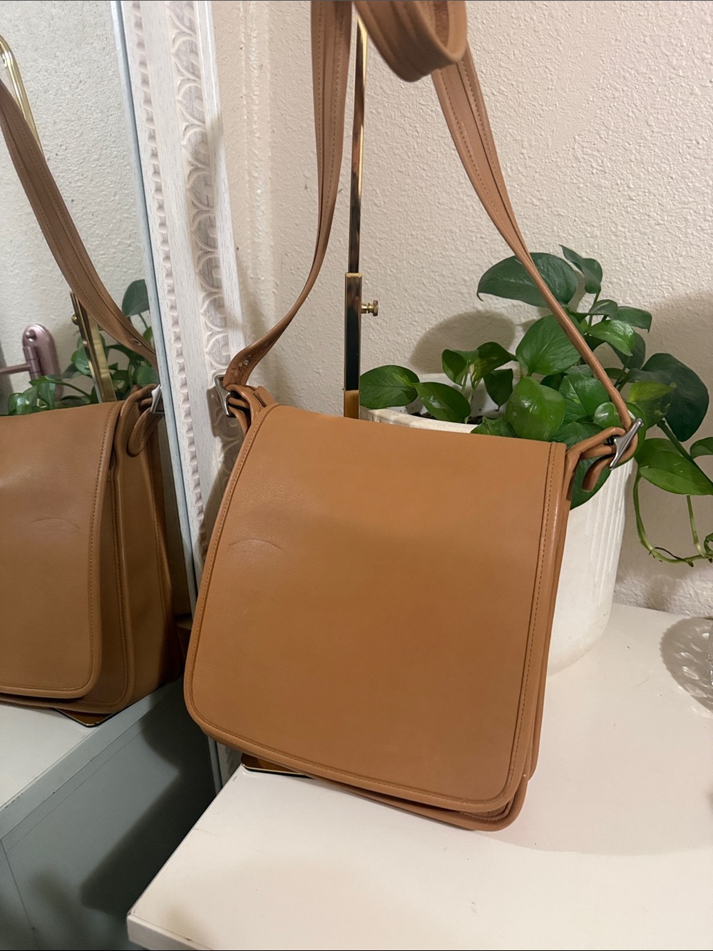 Vintage Coach Studio Flap Crossbody Bag No. 9144 | Saddle Tan Leather | Classic